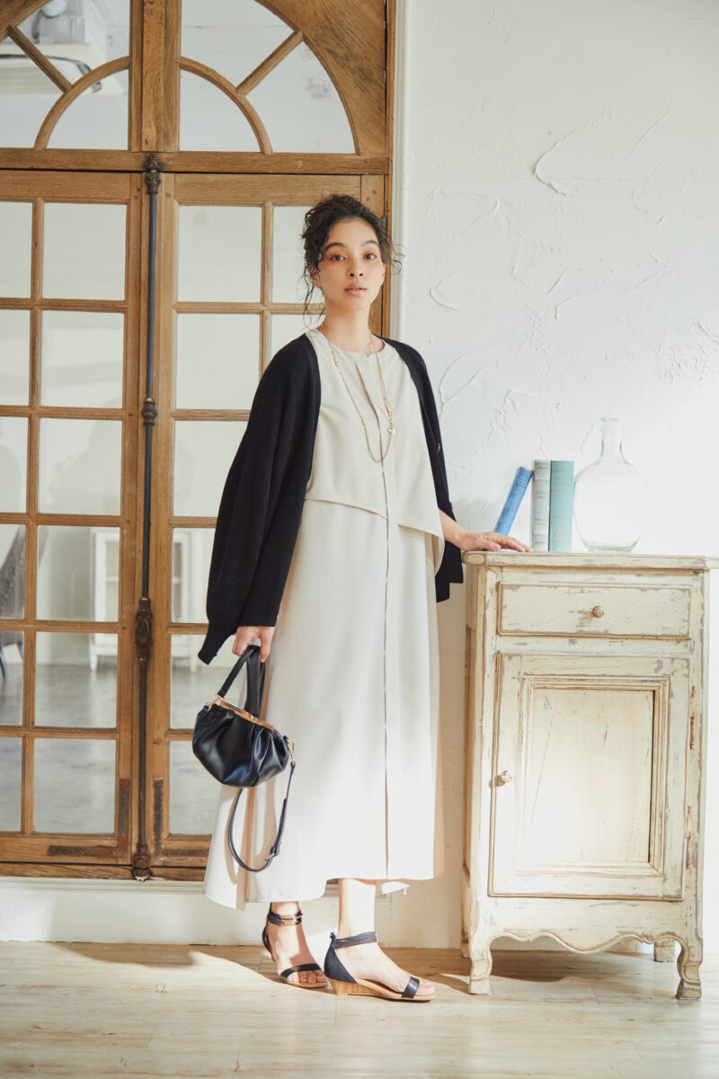 オアーノ2枚仕立てシャツワンピース・ベージュのご紹介です | owauno 