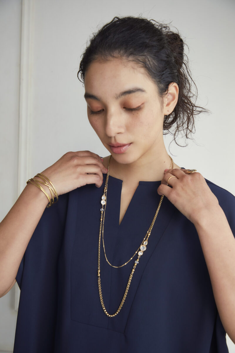 新品】オアーノ ゴールドチェーンネックレス クリスタル - アクセサリー