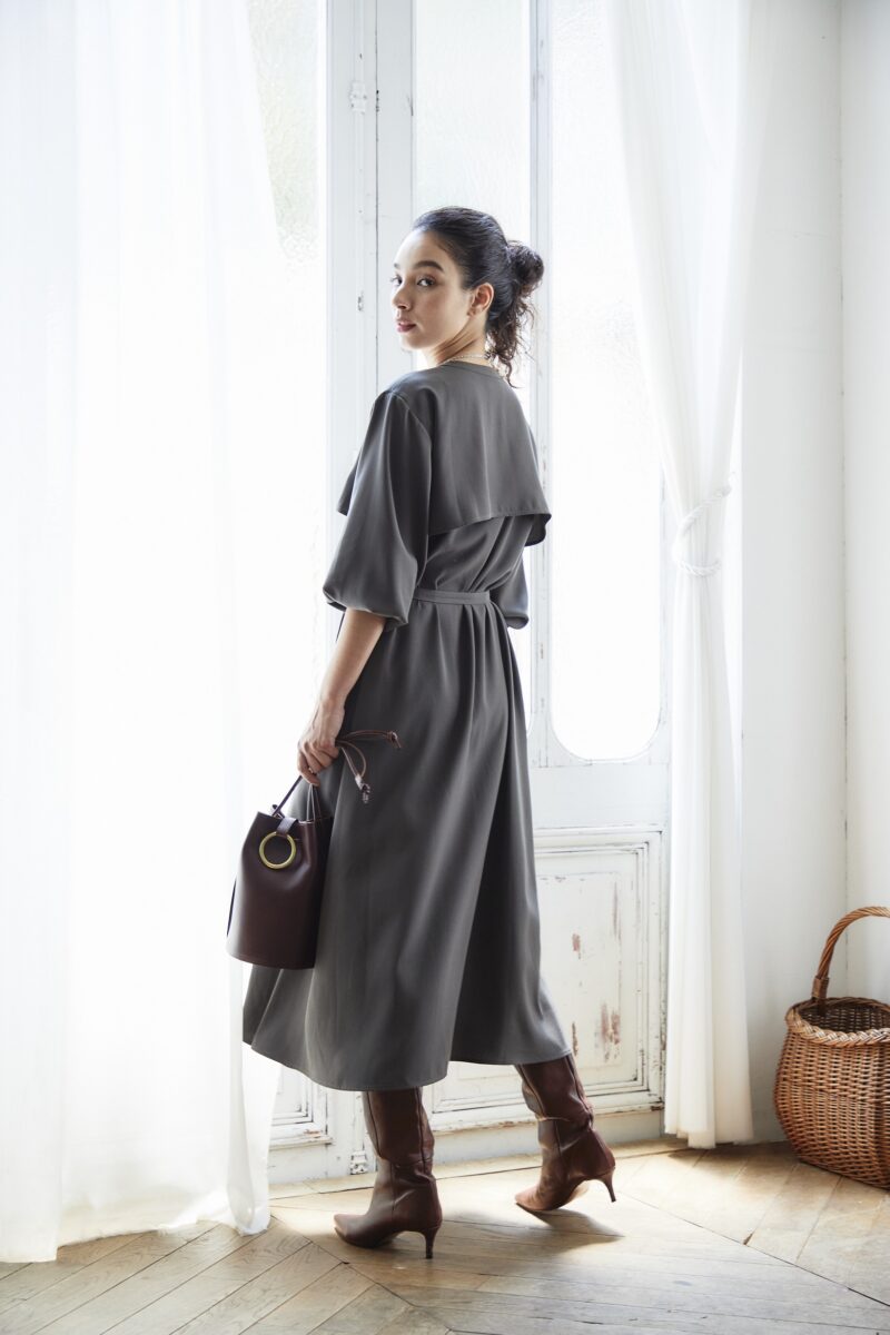 生地の重なりと立体感が私たちをぐんとキレイに見せてくれるワンピース  