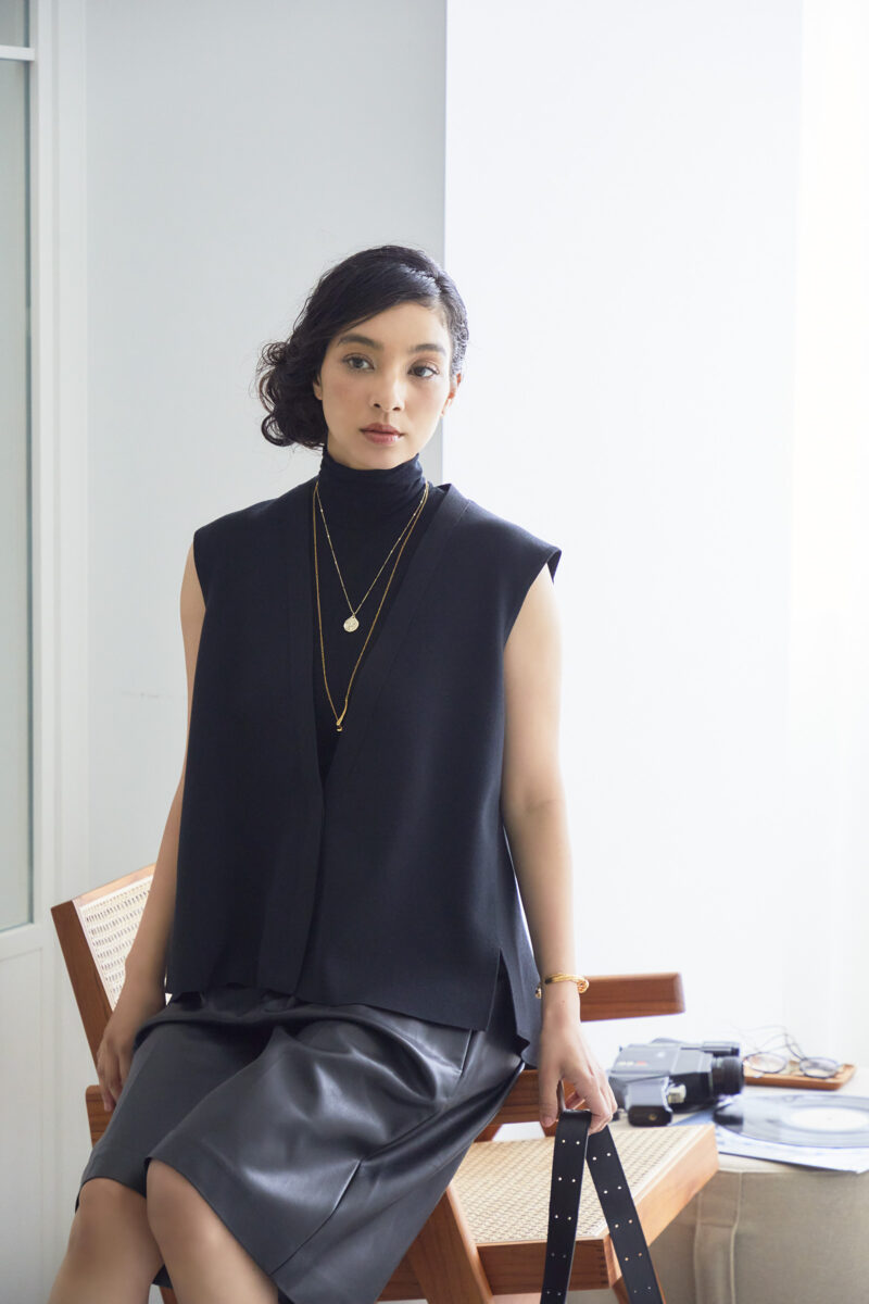 オアーノOWAUNO ジョーゼット ストレッチ ジレ ブラックL