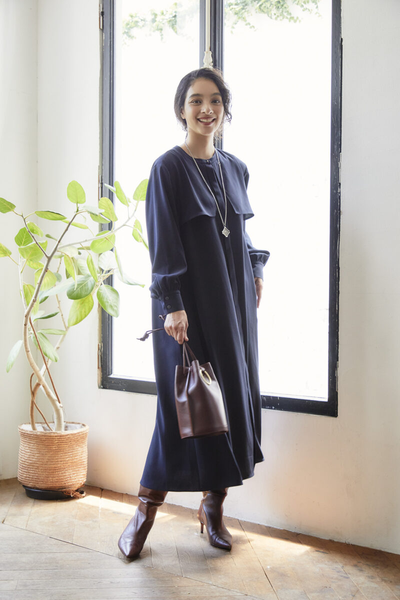 生地の重なりと立体感が私たちをぐんとキレイに見せてくれるワンピース