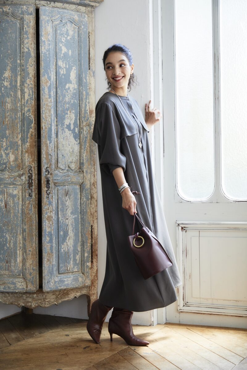 生地の重なりと立体感が私たちをぐんとキレイに見せてくれるワンピース